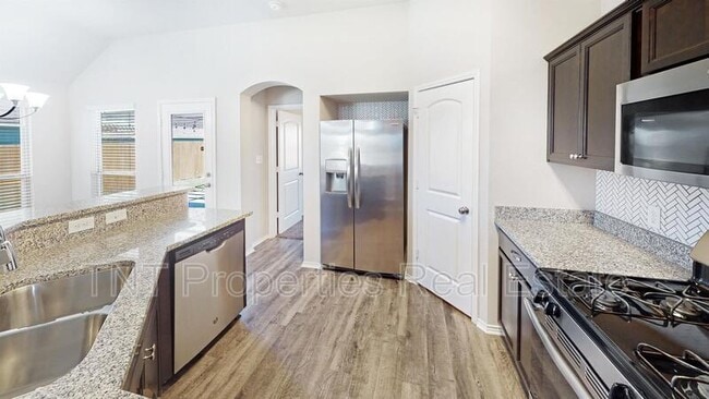 Building Photo - 812 Mockingbird St