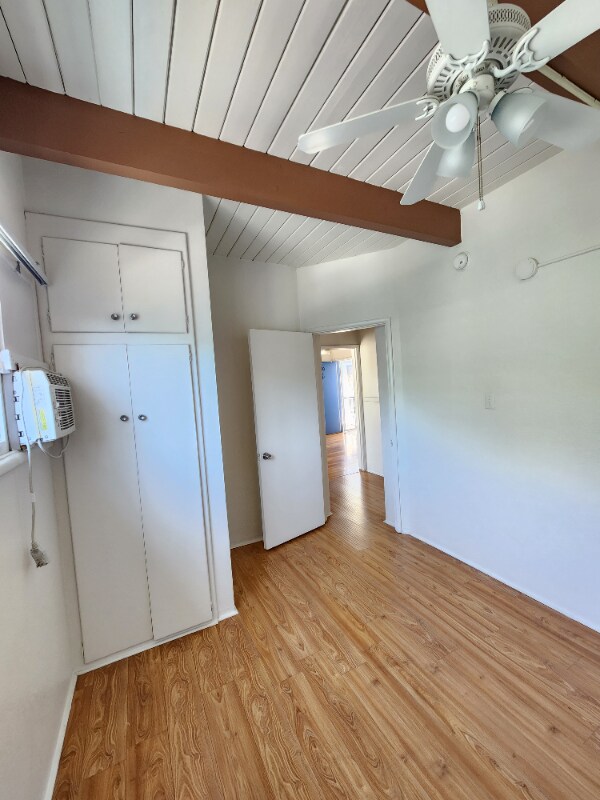 Building Photo - 1909 Beachwood Dr