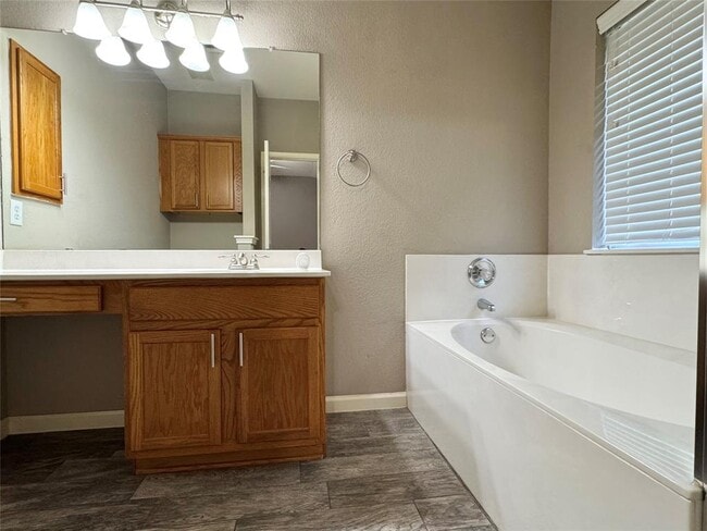 Building Photo - 1007 Barclay Dr