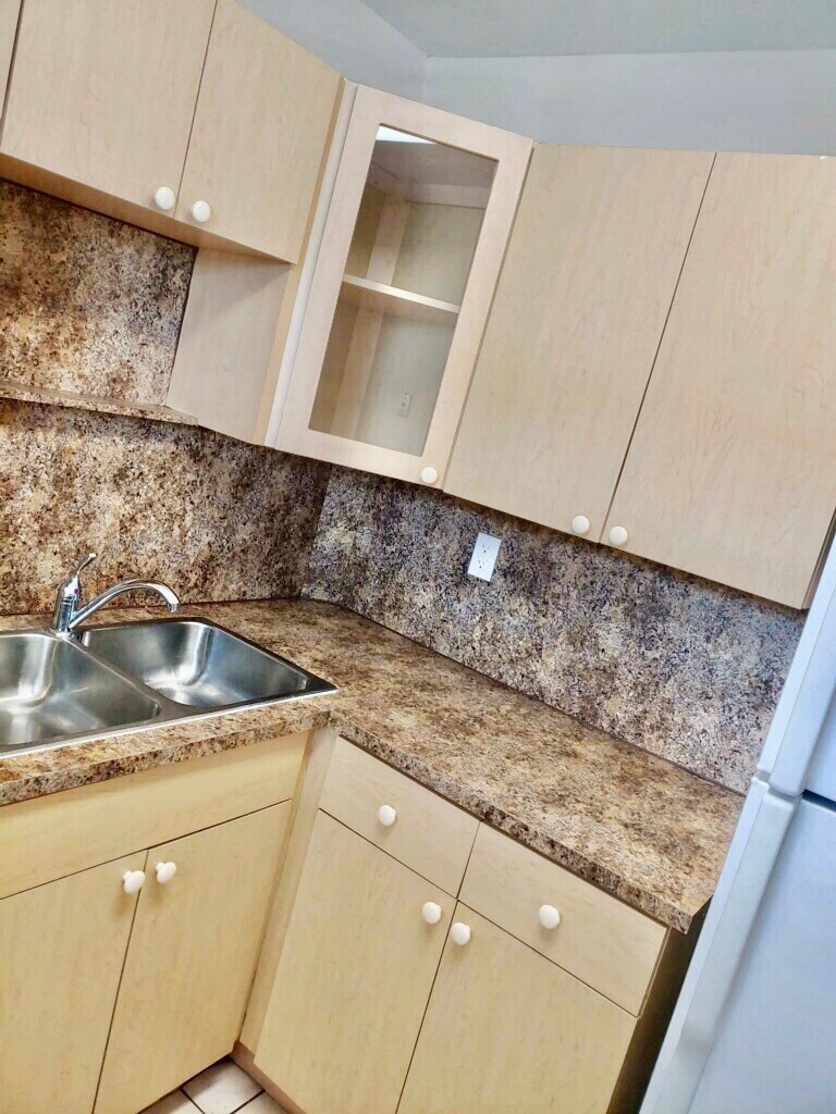KITCHEN - 1335 W 68th St