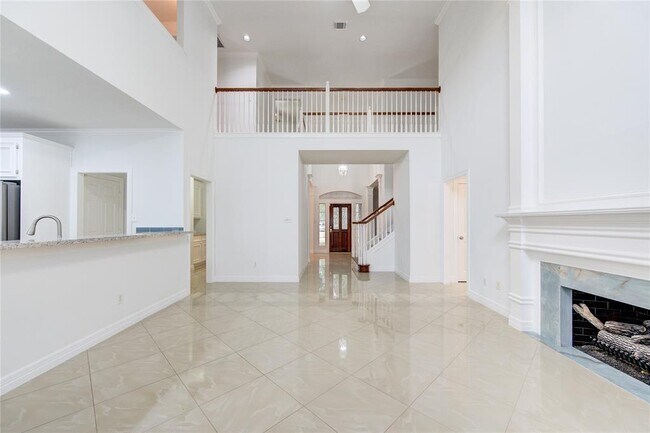 Building Photo - 1911 Briarchester Dr