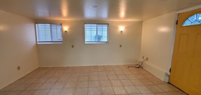 Building Photo - Washington House