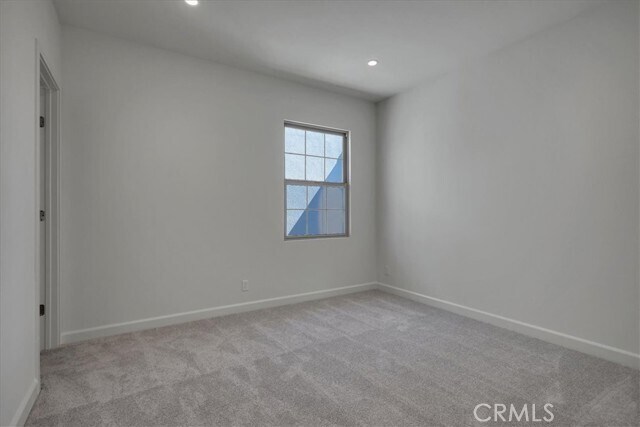 Building Photo - 228 Birdseye
