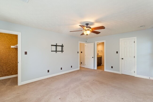 Building Photo - 6 Kirby Ct