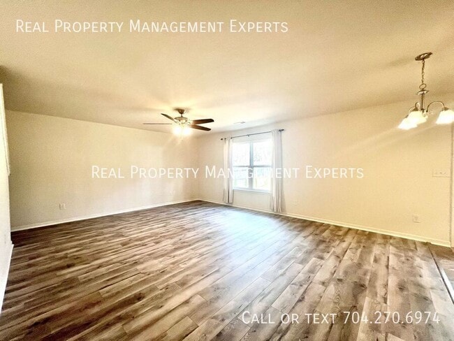 Building Photo - 1840 Juniper Dr