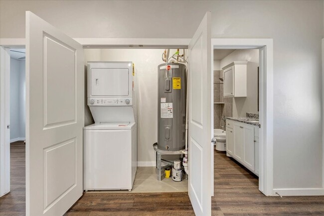 Building Photo - 414 N Tucker Ave