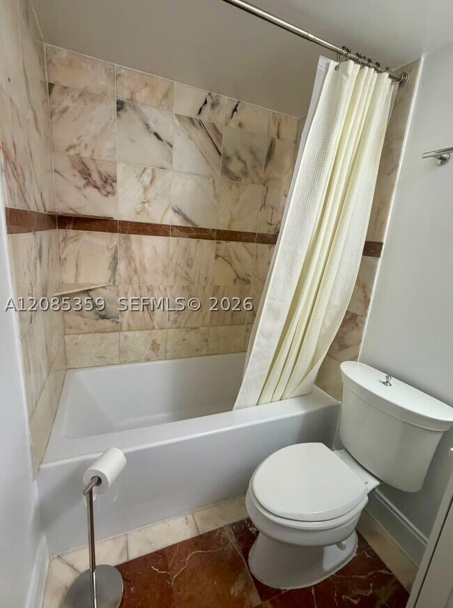 Building Photo - 540 Brickell Key Dr