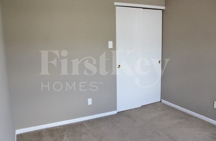 Building Photo - 920 Indigo Dr