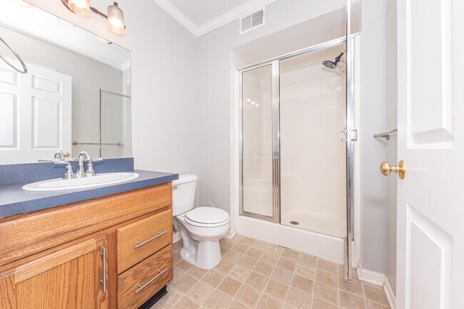 Building Photo - 2646 S Knightsbridge Cir