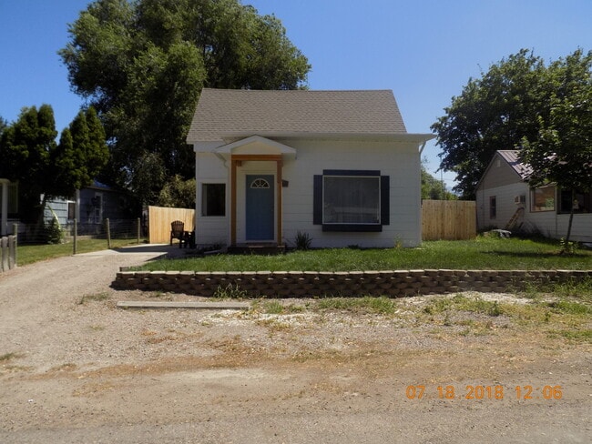 Building Photo - 507 4th St W