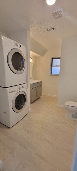 Building Photo - 5727 Arbor Vitae Dr