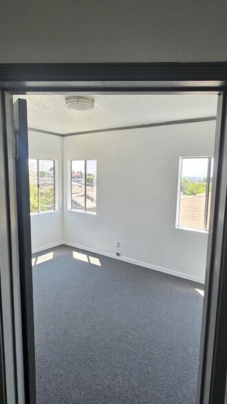 Bedroom 2 - 1005 N Townsend Ave