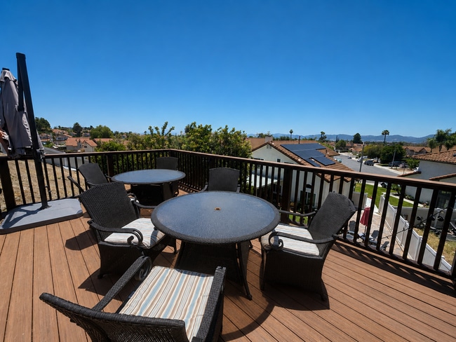 Building Photo - Beautiful Three Bedroom Two and a Half Bathroom Home in Murrieta!