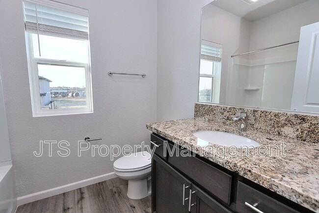 Building Photo - 5 Oak Manor Way