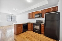 Building Photo - 3 br, 2 bath Triplex - 1310 N CARLISLE ST ...