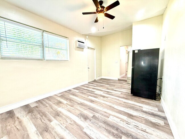 Building Photo - 3548 NW 39th Ave