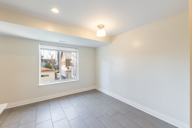 Building Photo - 2349 W 18th Pl