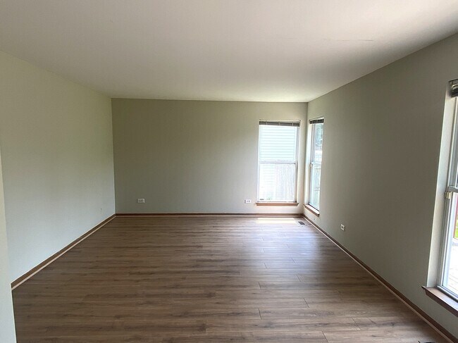 Building Photo - 779 Wildflower Cir