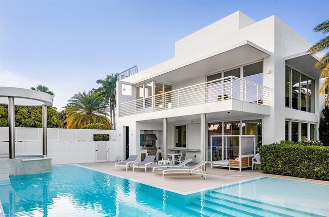 Building Photo - 500 Isle of Capri Dr