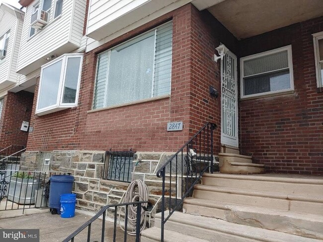 Building Photo - 2847 S Sheridan St