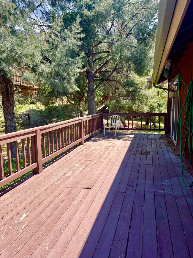 Building Photo - 14700 Voltaire Dr
