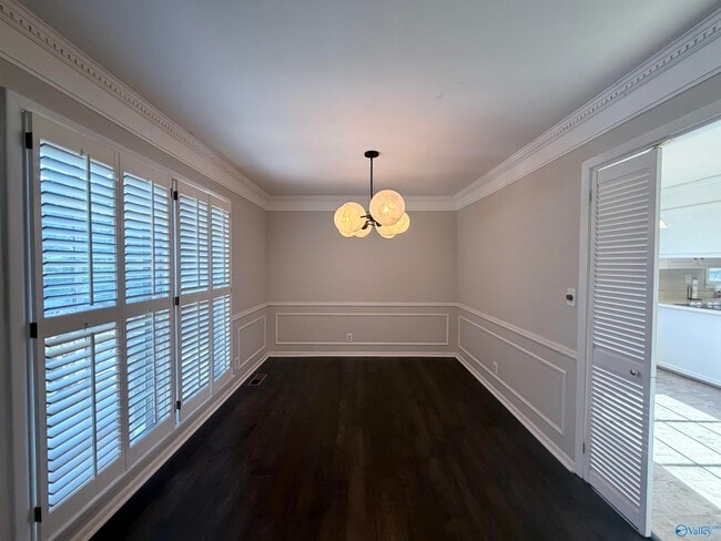 Building Photo - 8711 Edgehill Dr SE