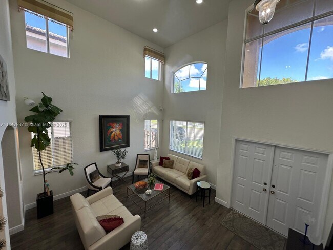 Building Photo - 7051 SW 162nd Ct