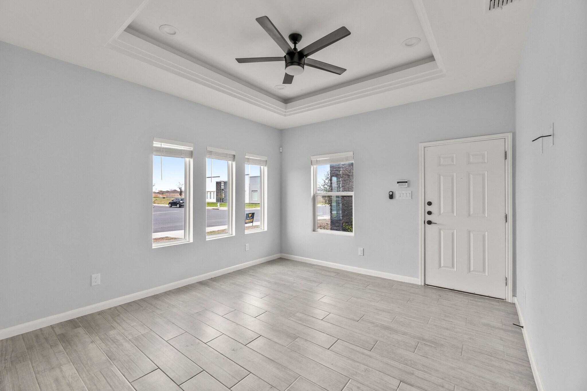 Building Photo - 11018 N 33rd Ln