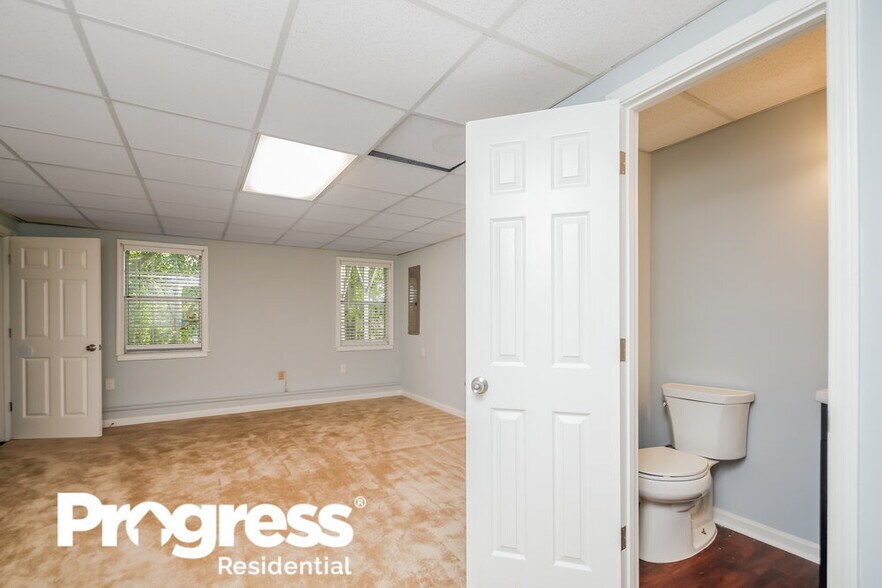 Building Photo - 2756 Sanibel Ln SE