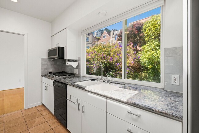 Building Photo - 45 Graystone Terrace