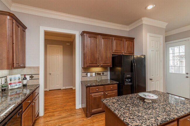 Building Photo - 10126 Holly Chase Dr