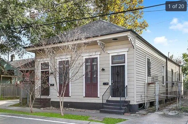 Primary Photo - 1022 N Miro St