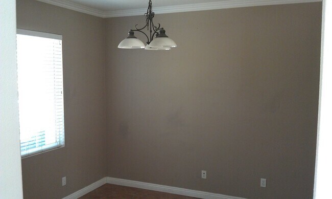 Building Photo - Nice 3 Bedroom/ 3 Bathroom Home in Moreno Valley!!!