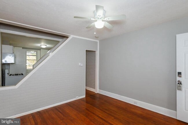 Building Photo - 3321 Elm Ave