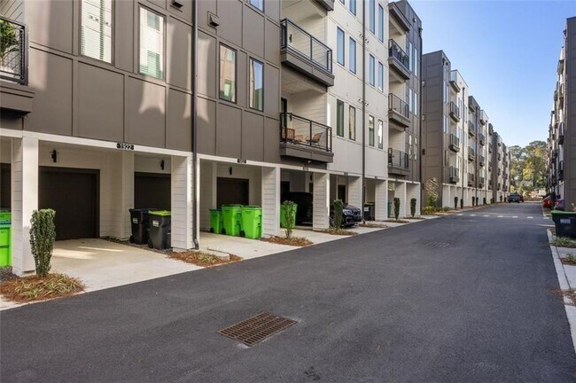 Building Photo - 396 Pratt Dr SE
