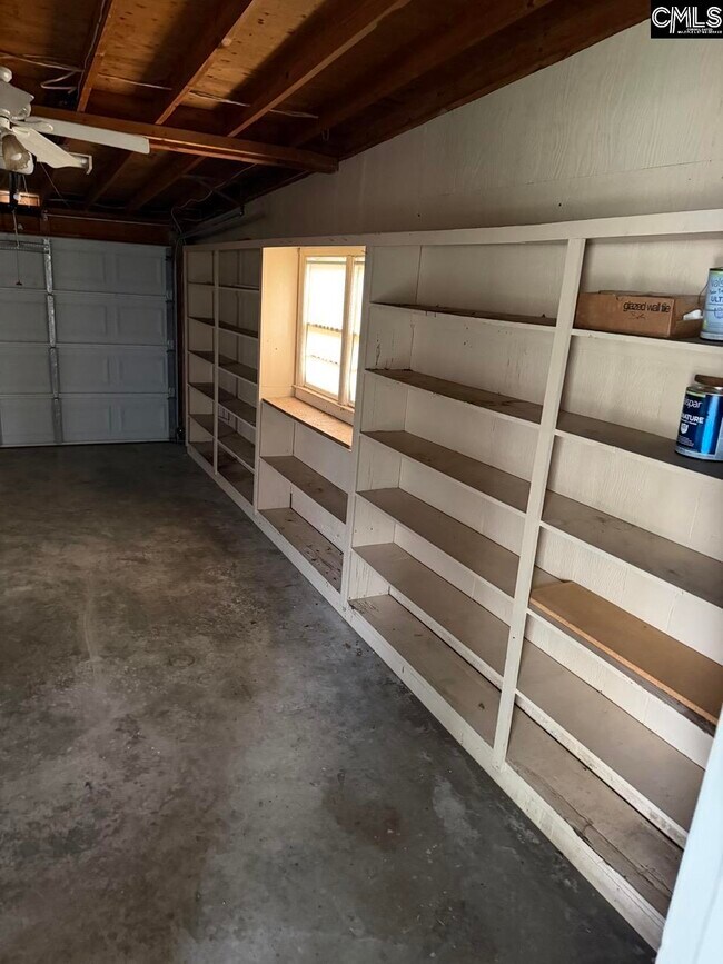 Building Photo - 511 Shady Ln