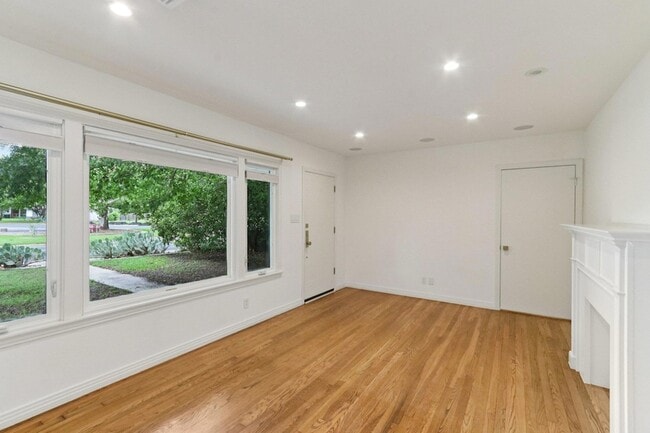 Building Photo - 1303 Morrow St