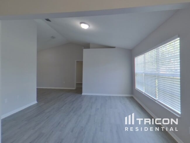 Building Photo - 3222 Crestwood Forest Dr