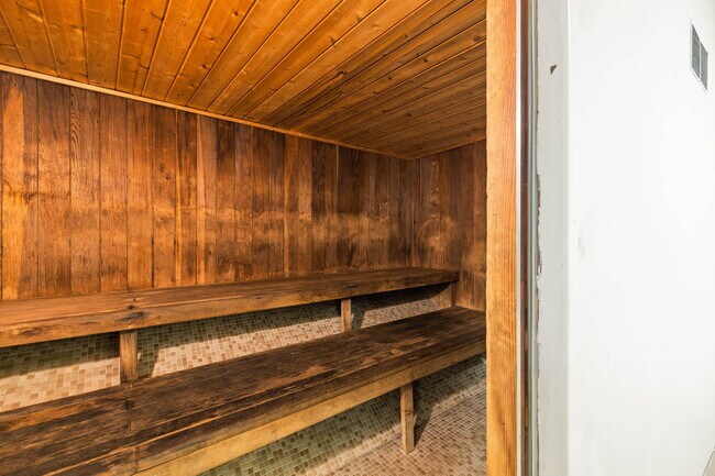 Building Photo - 3054 Rue D’Orleans