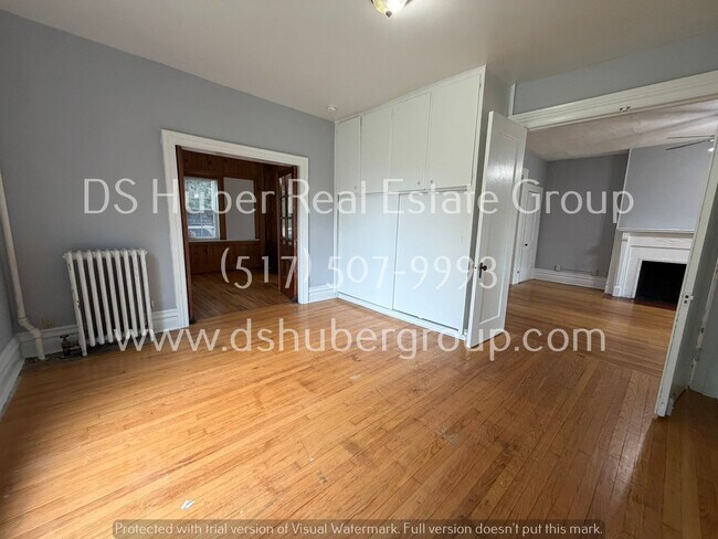 Building Photo - 533 Seymour Ave
