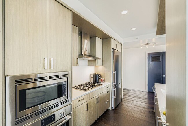 Building Photo - Luma Condominiums ~ First Hill/Capitol Hill