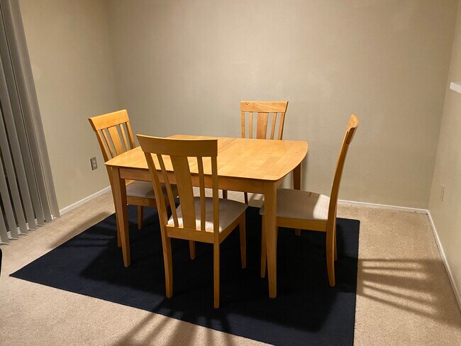 Dining table & chairs - 480 Bollinger Canyon Ln