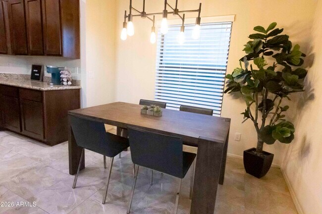 Building Photo - 3113 E Danbury Rd