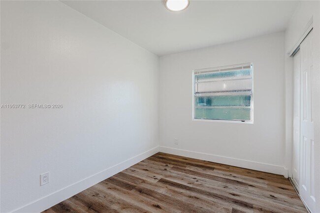 Building Photo - 4338 NW 24th Ave