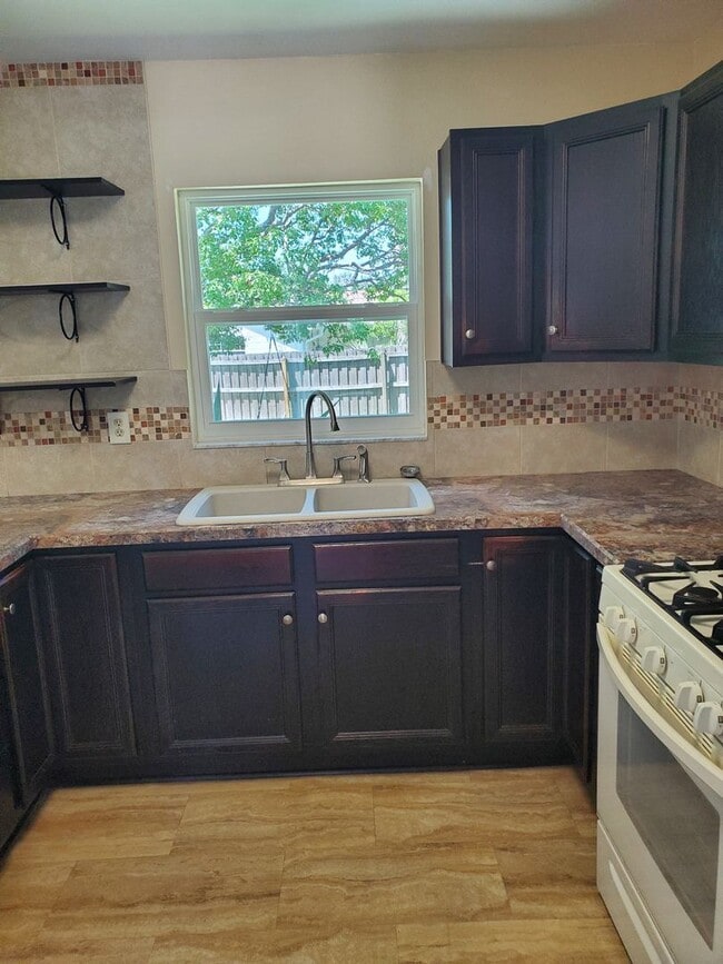 Building Photo - APPLICATION ACCEPTED 7/14/25