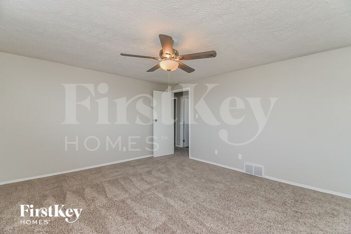 Building Photo - 2213 Moccassin Dr