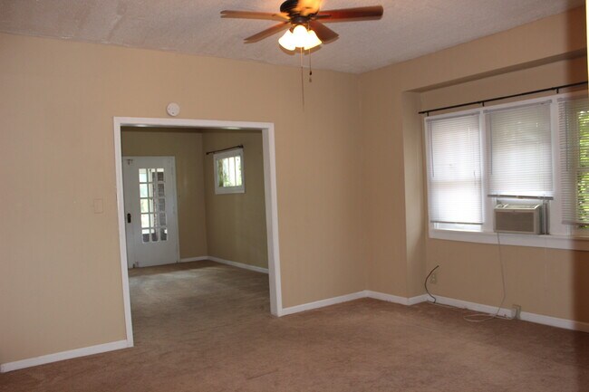 Building Photo - 2035 N Pennsylvania St