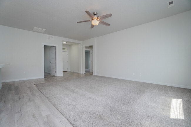 Building Photo - 5965 S Nordean Ave