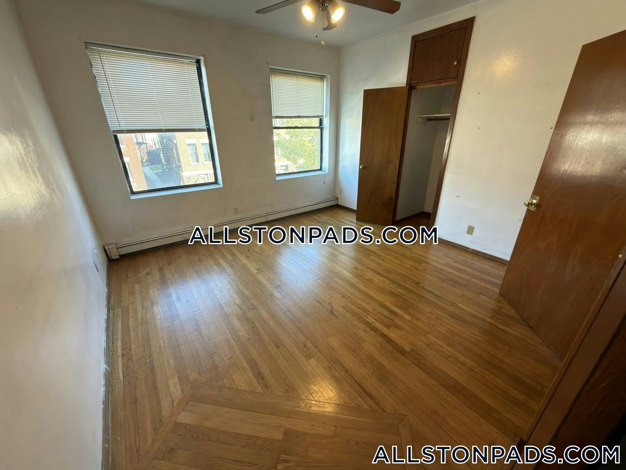 Building Photo - 46 Park Vale Ave