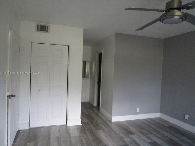Building Photo - 8101 SW 24th Ct